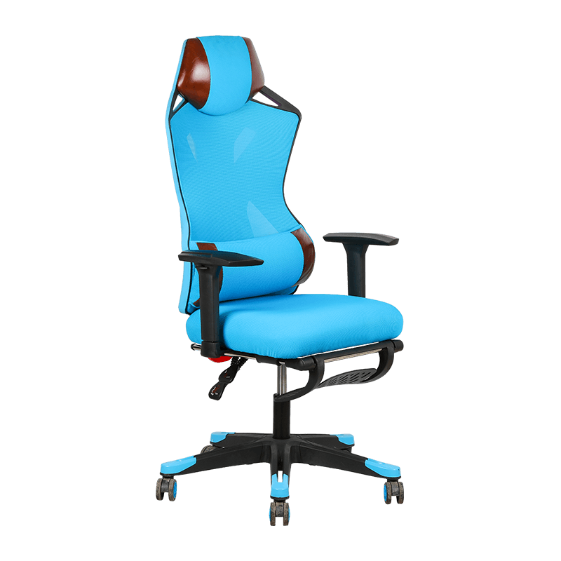 Silla de malla azul con grueso cojín de asiento y respaldo.